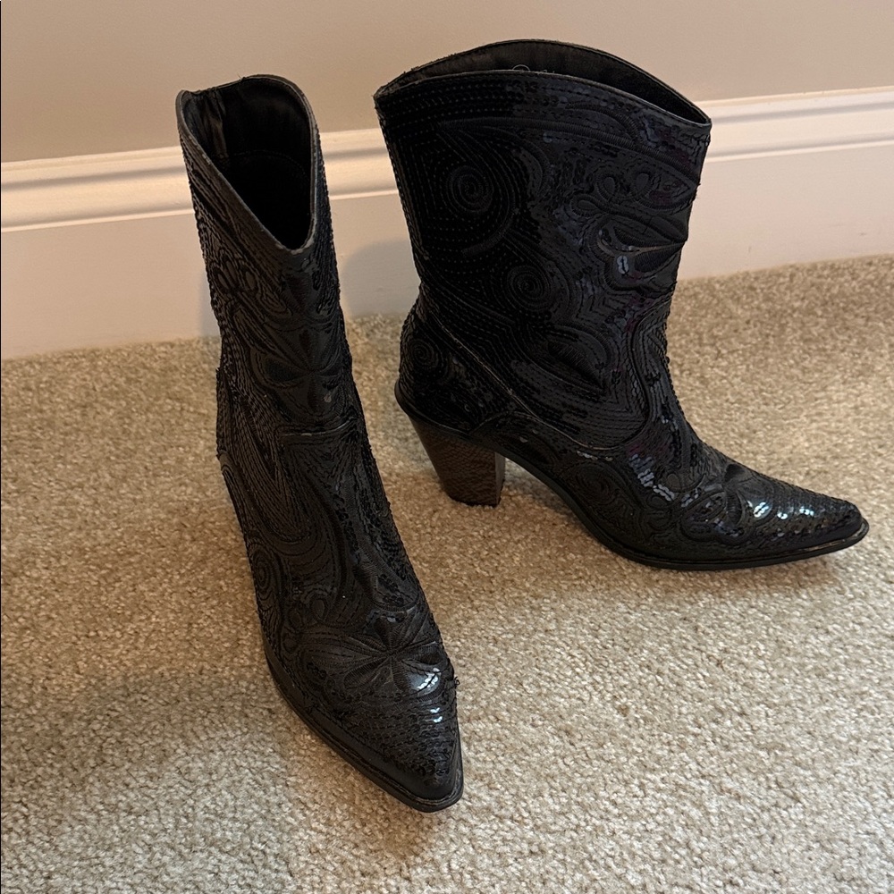 Chic Black Patterned Heeled Sequined Boots - image 3